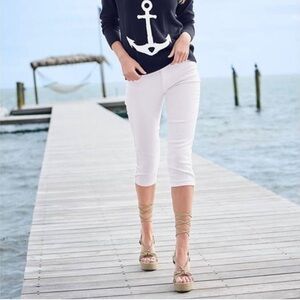 1822 Denim Bright White Capris Pants